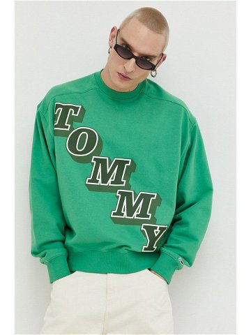 Mikina Tommy Jeans pánská zelená barva s potiskem