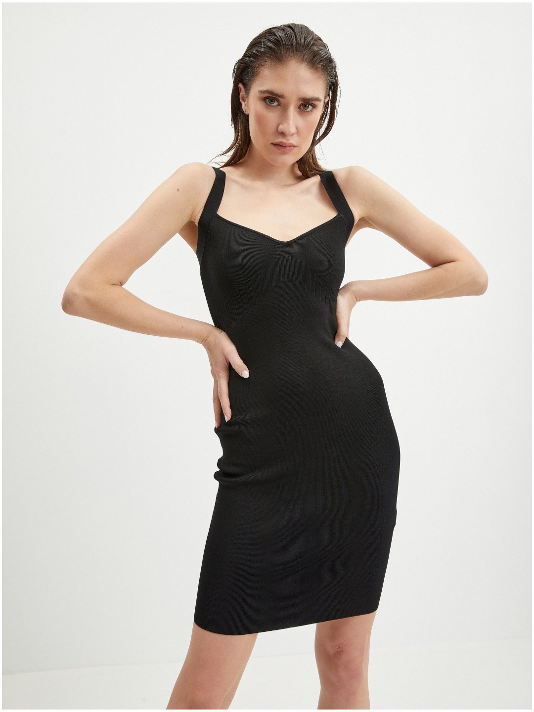 Černé dámské pouzdrové šaty Guess Mirage