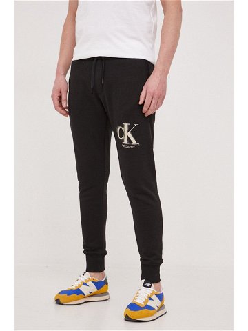 Tepláky Calvin Klein Jeans černá barva vzorované