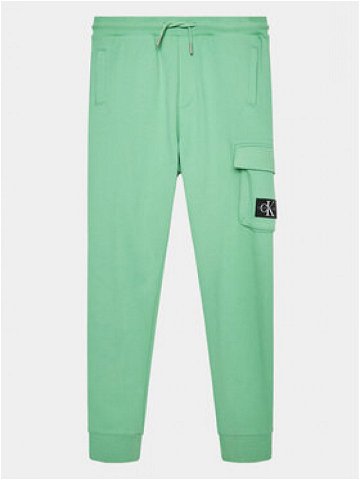 Calvin Klein Jeans Teplákové kalhoty Badge Cargo IB0IB01600 Zelená Regular Fit