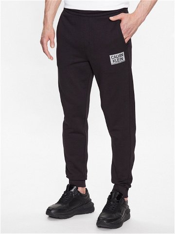 Calvin Klein Teplákové kalhoty K10K111875 Černá Regular Fit