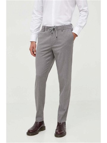 Kalhoty BOSS pánské šedá barva ve střihu chinos