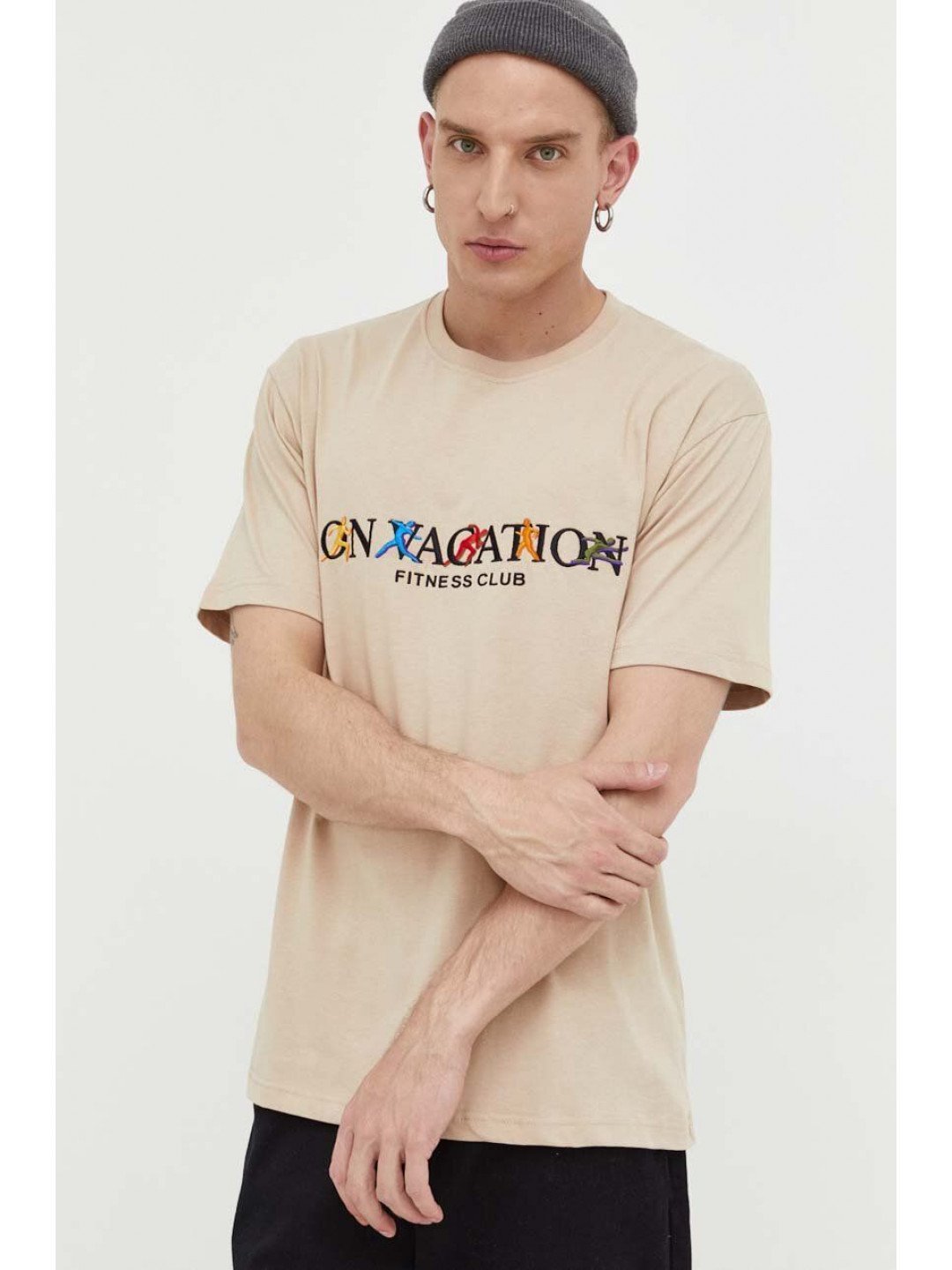 Bavlněné tričko On Vacation béžová barva s aplikací