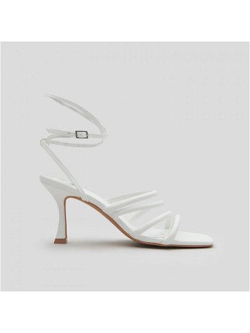Sinsay – Sandály na širokém podpatku – Bílá