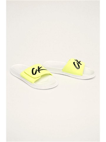 Pantofle KM0KM00499-YCD bíložlutá – Calvin Klein bílo-žlutá 43 44