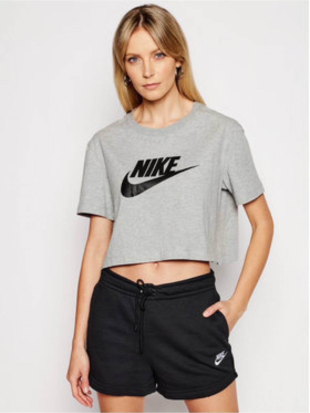 Nike T-Shirt Sportswear Essential BV6175 Šedá Loose Fit