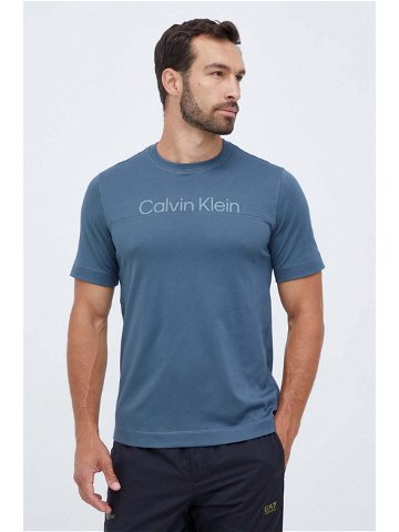 Tréninkové tričko Calvin Klein Performance šedá barva s potiskem