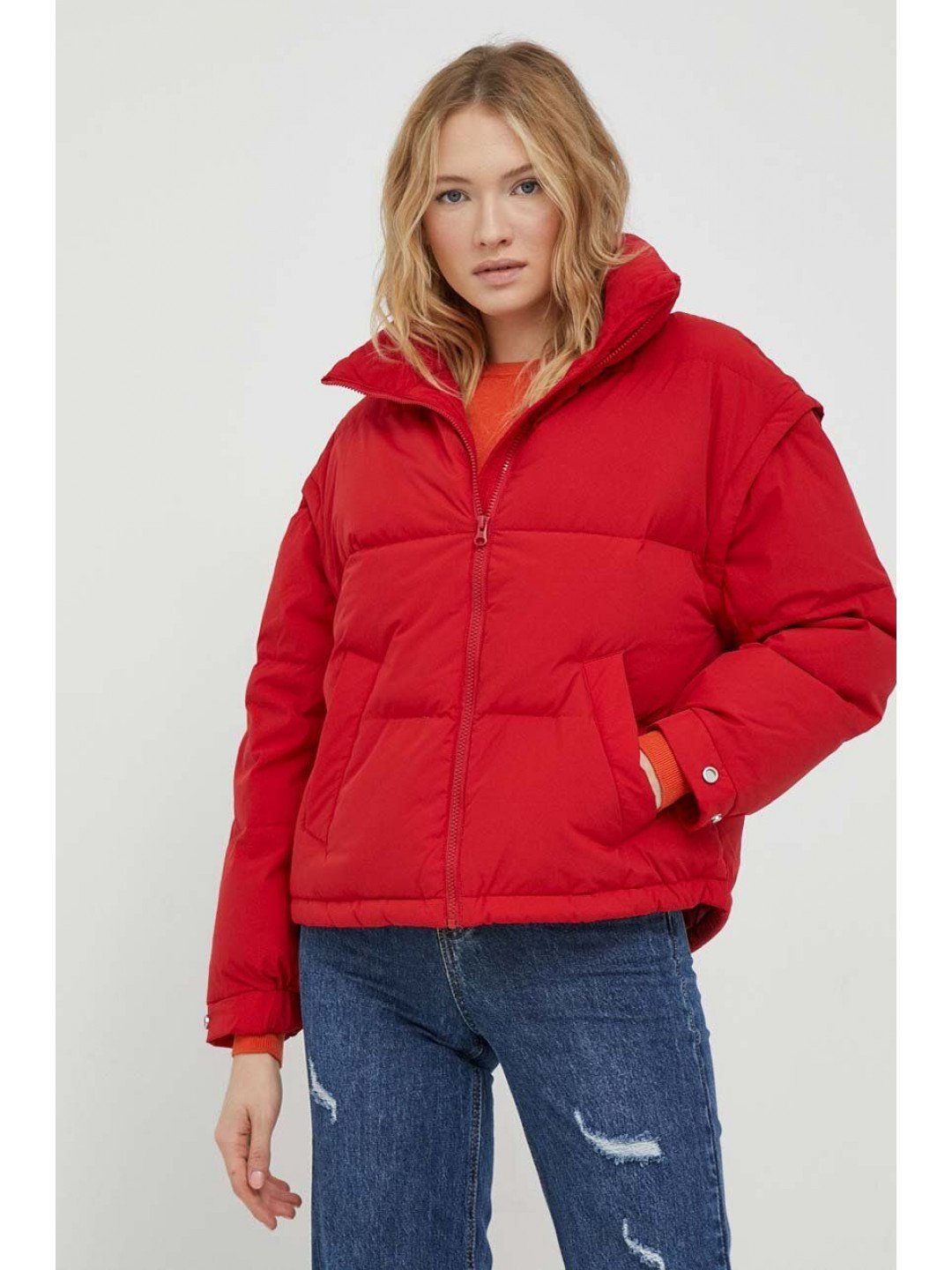 Péřová bunda United Colors of Benetton dámská červená barva zimní
