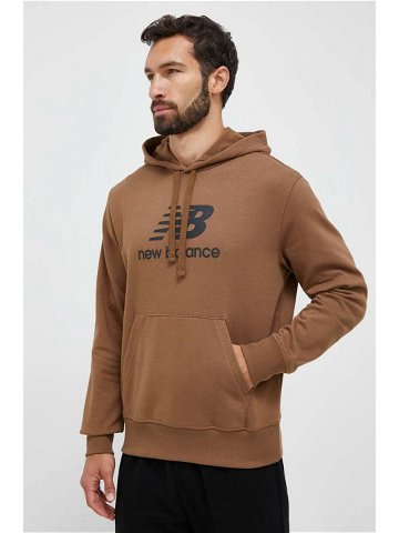 Mikina New Balance pánská hnědá barva s kapucí s potiskem