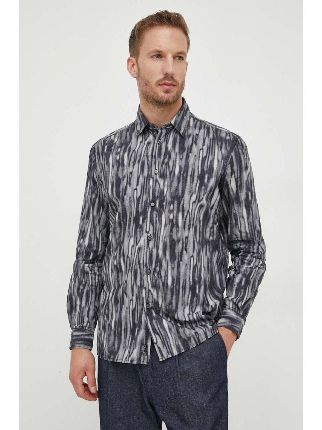 Košile Sisley černá barva regular s klasickým límcem