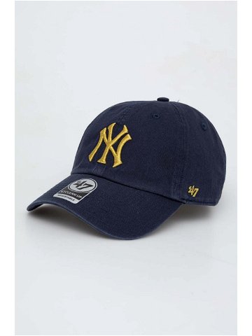 Bavlněná baseballová čepice 47brand MLB New York Yankees tmavomodrá barva s aplikací