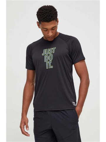 Tréninkové tričko Nike černá barva s potiskem