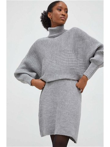 Komplet – svetr a sukně Answear Lab šedá barva