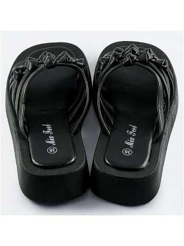 Černé dámské pantofle s plochou podrážkou CM-59 Barva odcienie czerni Velikost XL 42