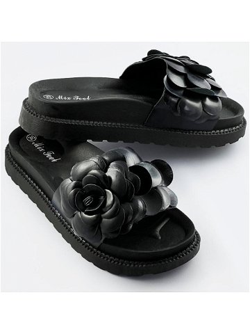 Černé dámské pantofle s květinou CM-41 Barva odcienie czerni Velikost XL 42