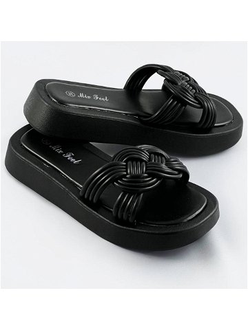 Černé dámské pantofle s plochou podrážkou CM-49 Barva odcienie czerni Velikost XL 42