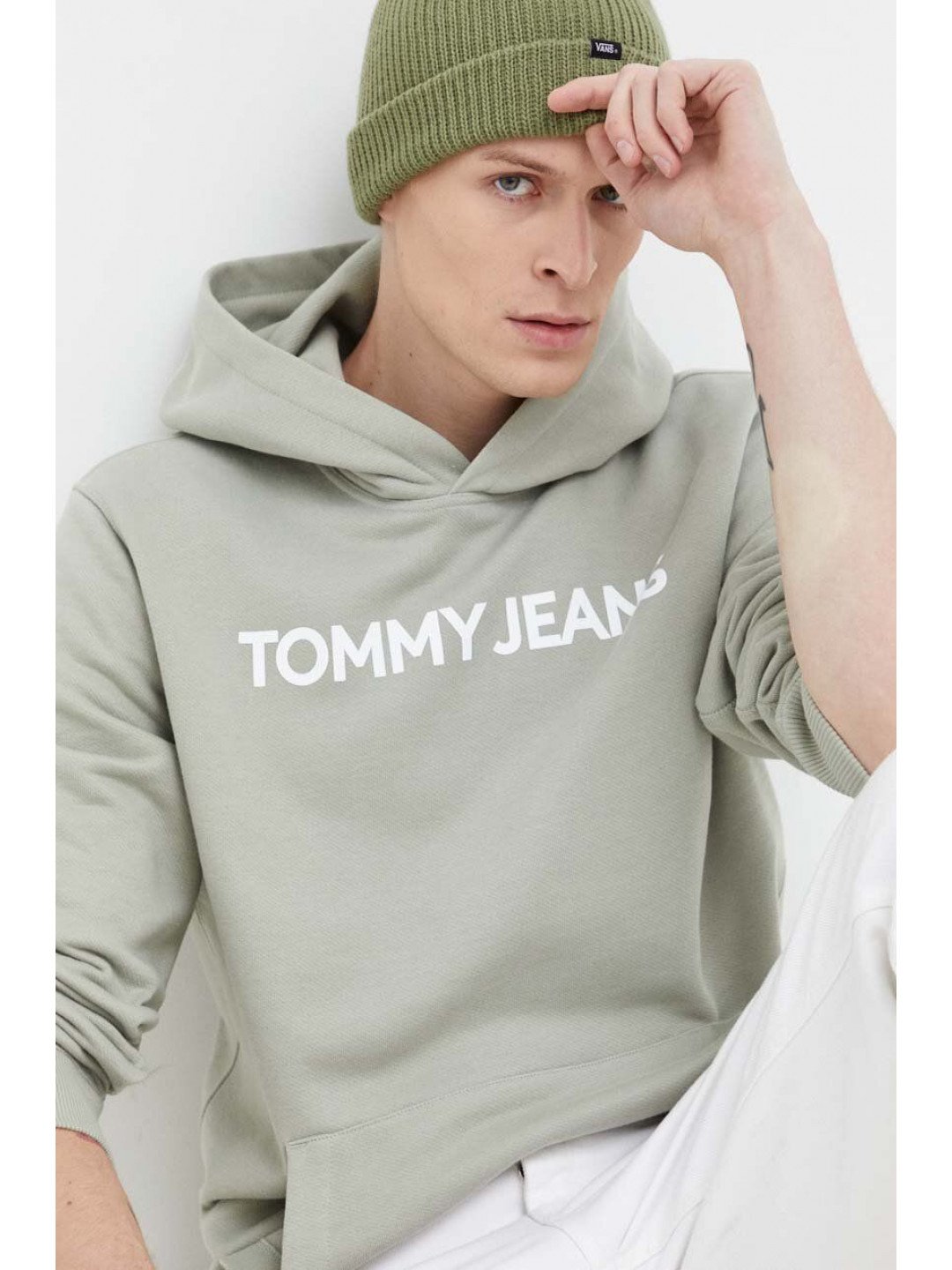 Bavlněná mikina Tommy Jeans pánská zelená barva s kapucí s potiskem DM0DM18413