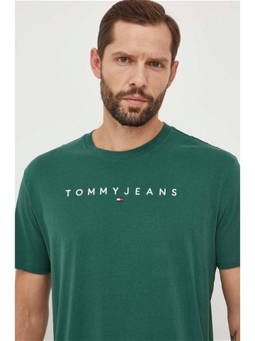 Bavlněné tričko Tommy Jeans zelená barva s aplikací DM0DM17993