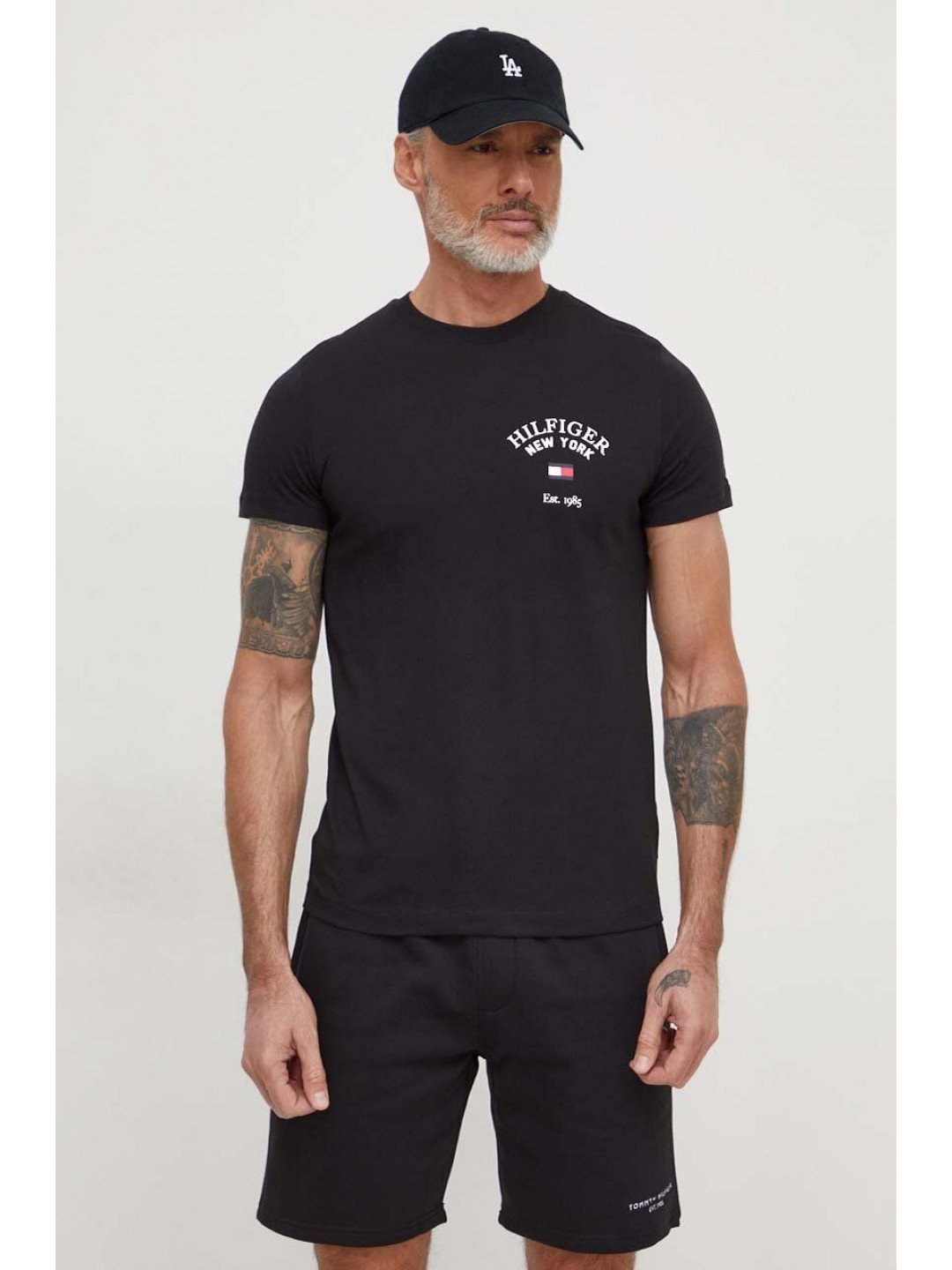 Bavlněné tričko Tommy Hilfiger černá barva s potiskem MW0MW33689
