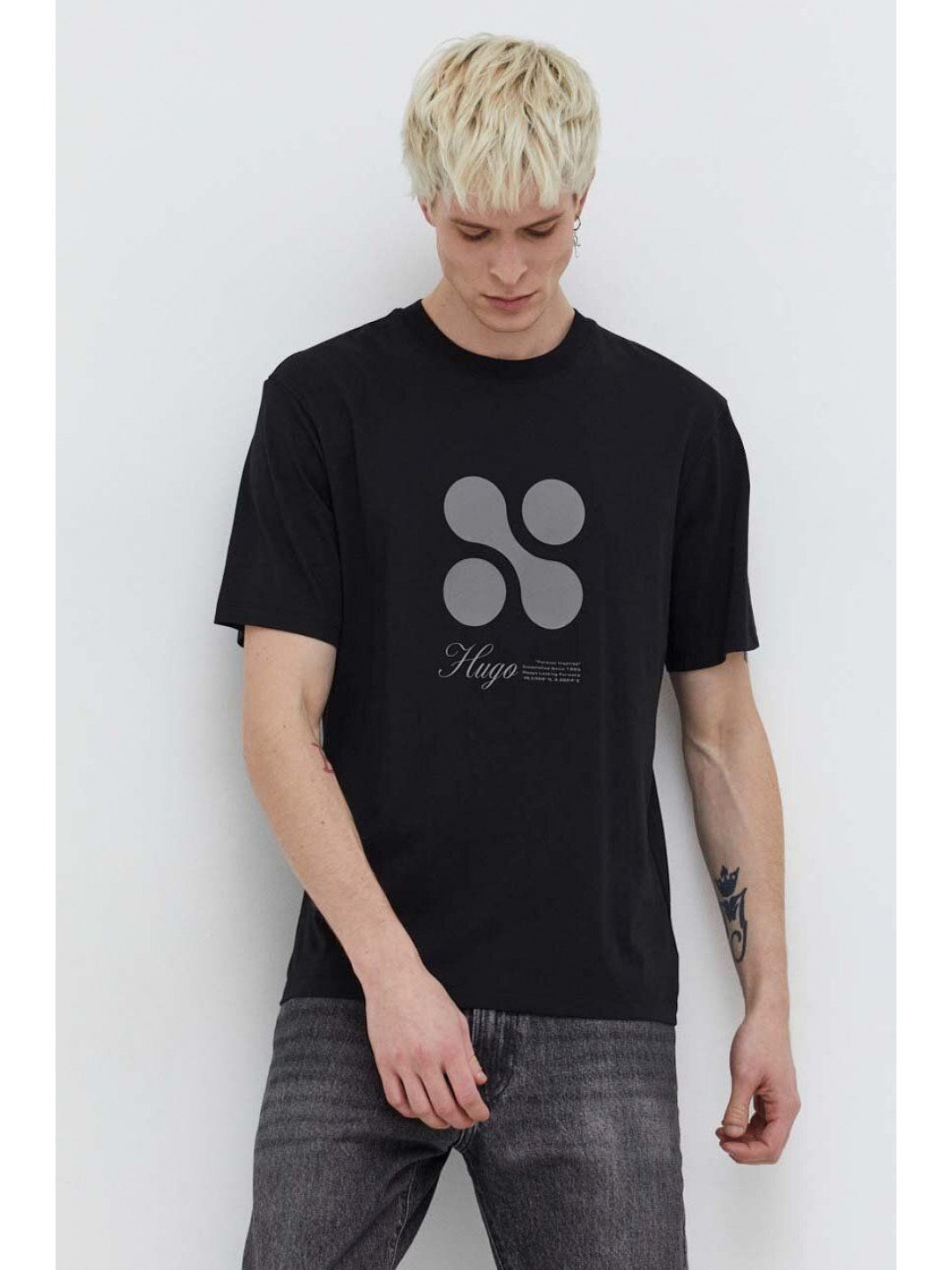 Bavlněné tričko HUGO černá barva s potiskem 50504926