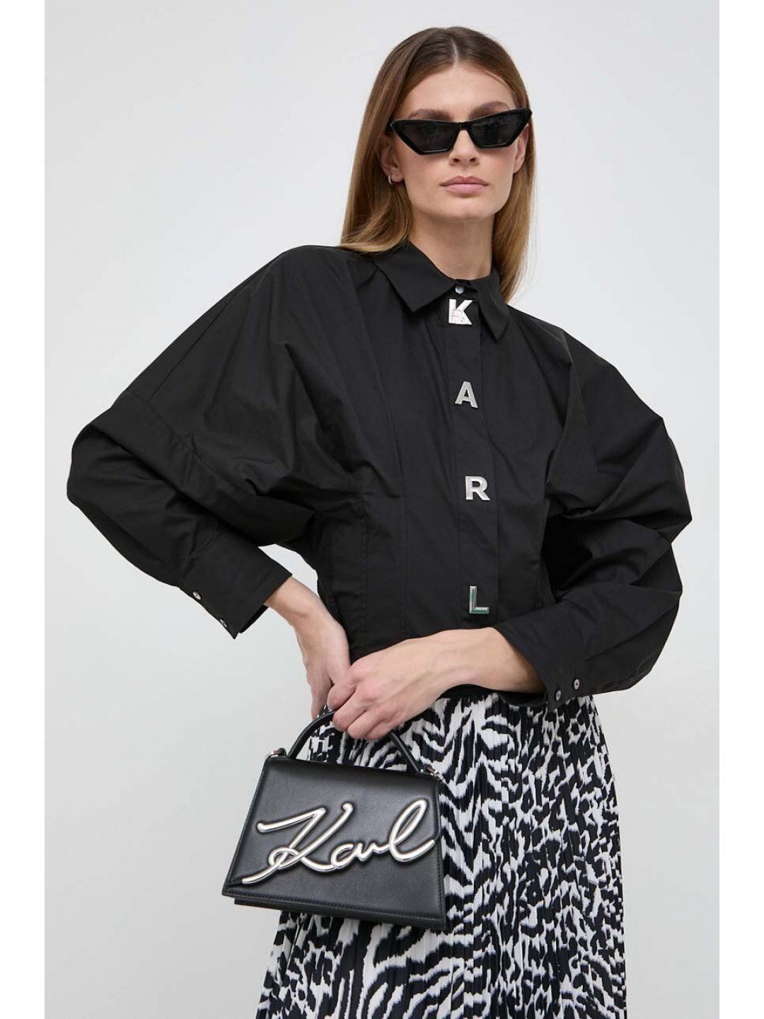 Bavlněná košile Karl Lagerfeld černá barva relaxed s klasickým límcem