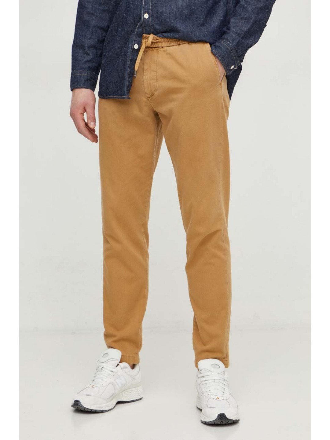 Kalhoty Tommy Hilfiger pánské hnědá barva přiléhavé MW0MW33918