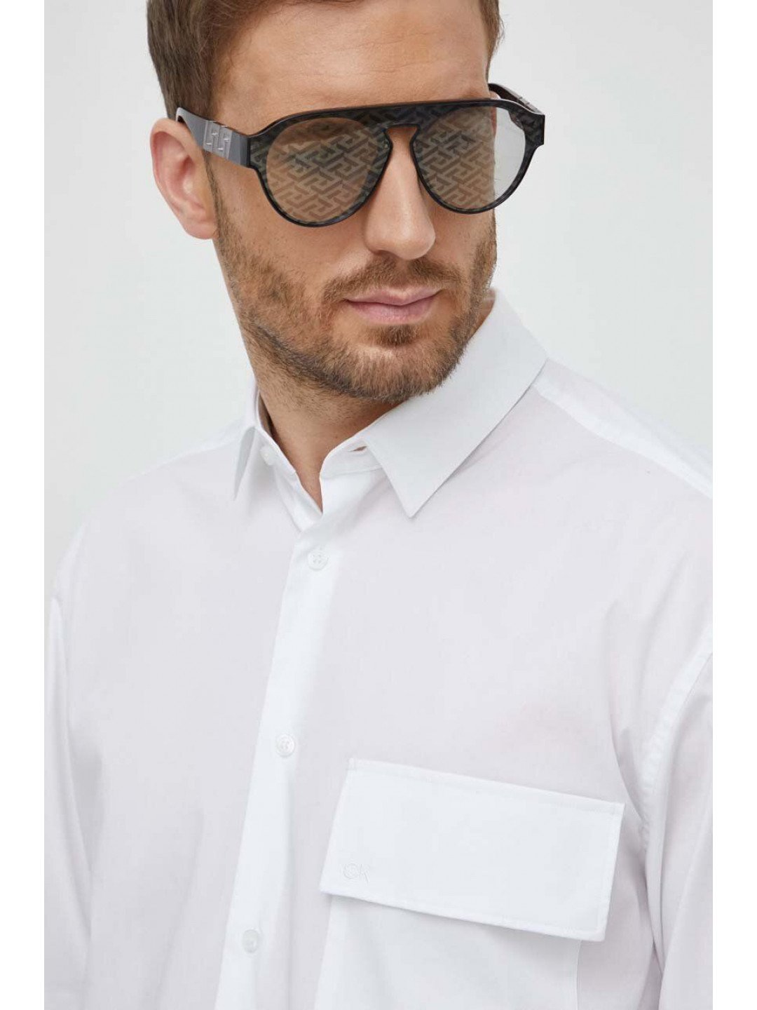 Košile Calvin Klein pánská bílá barva relaxed s klasickým límcem K10K110851