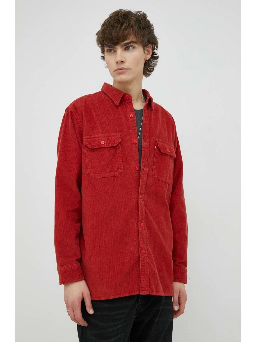 Manšestrová košile Levi s pánská červená barva relaxed s klasickým límcem