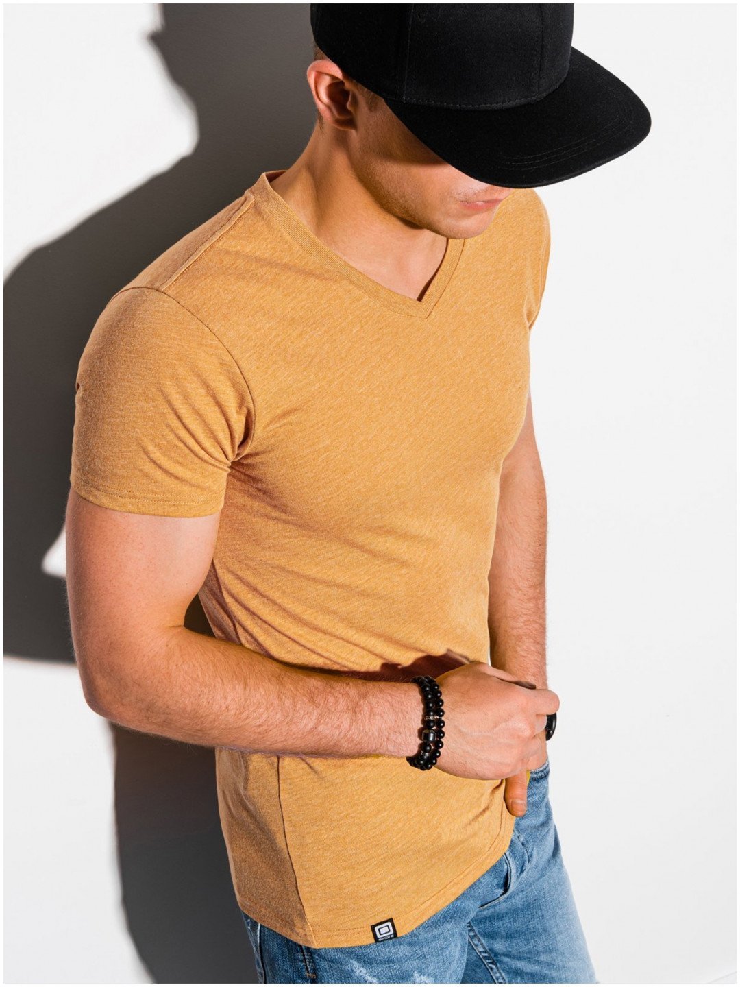 Hořčicové pánské basic tričko Ombre Clothing