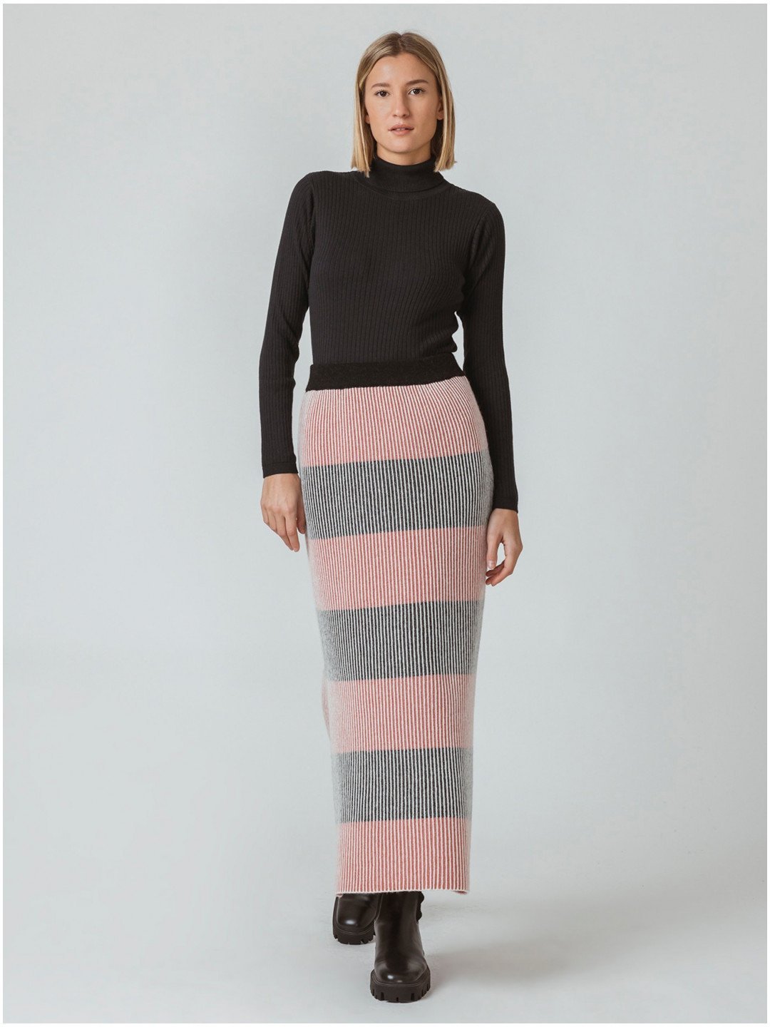 Šedo-růžová pruhovaná svetrová maxi sukně s příměsí vlny SKFK Leizuri