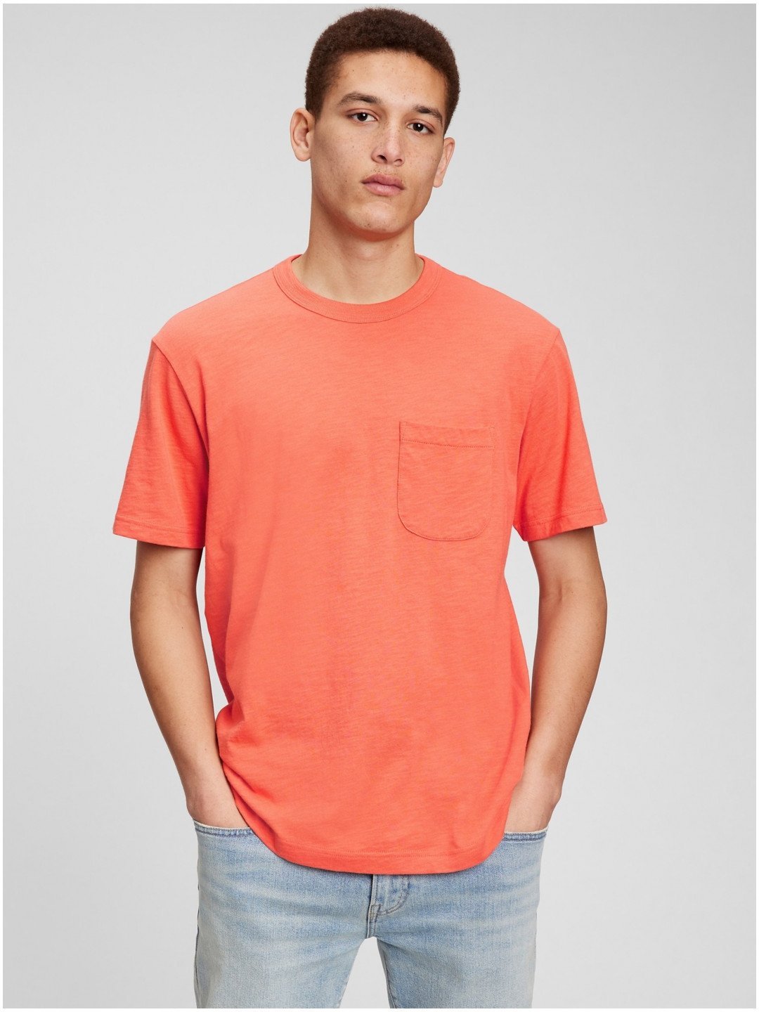 Oranžové pánské bavlněné tričko s kapsičkou GAP