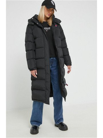Péřová bunda Tommy Jeans dámská černá barva zimní DW0DW14287