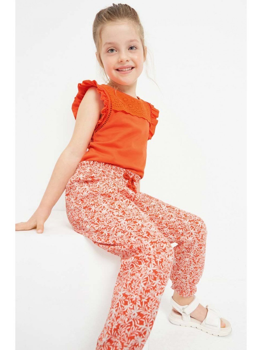 Dětské bavlněné kalhoty Mayoral oranžová barva vzorované